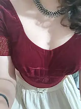 Brown Maxi online show from 02.02.25