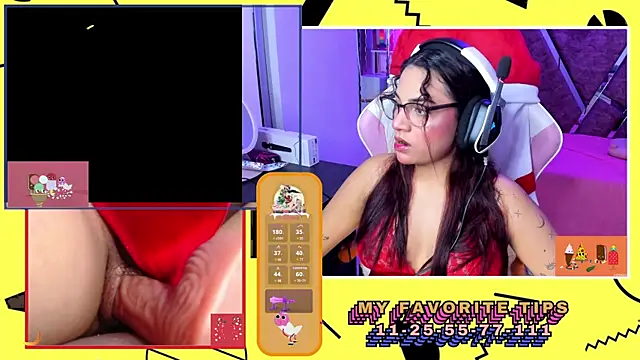 Snapshot of PetiteSophie_ chatting on 12.31.24 PetiteSophie online show from 12.31.24
