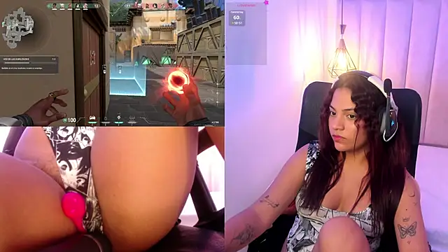 Snapshot of PetiteSophie_ chatting on 01.03.25 PetiteSophie online show from 01.03.25