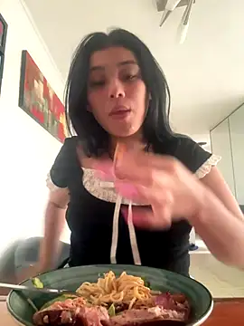 Snapshot of Ceninth chatting on 12.21.25 Ceninth online show from 12.21.25