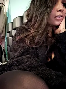 Snapshot of Anifer chatting on 01.18.25 Anifer online show from 01.18.25