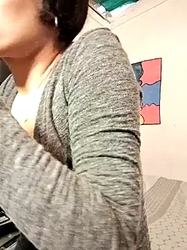 Snapshot of Anifer chatting on 01.27.25 Anifer online show from 01.27.25