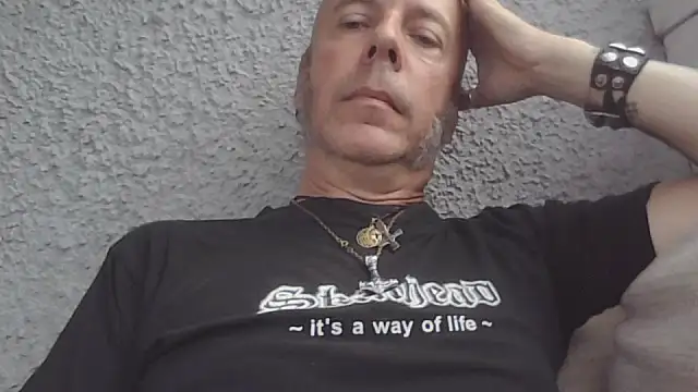 Snapshot of SHARPSkinhead chatting on 06.28.26 SHARPSkinhead online show from 06.28.26