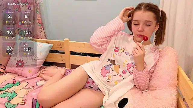 PrincessLittleKiki online show from 11.05.25