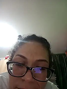 Snapshot of Aliciia_cute1 chatting on 02.25.26 Aliciia cute1 online show from 02.25.26