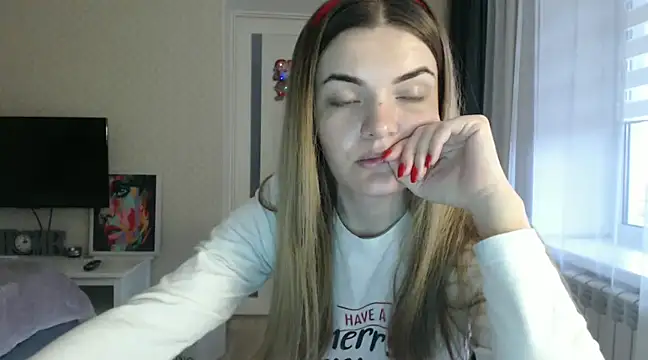 Snapshot of _JustmeHere_ chatting on 12.26.24 JustmeHere online show from 12.26.24