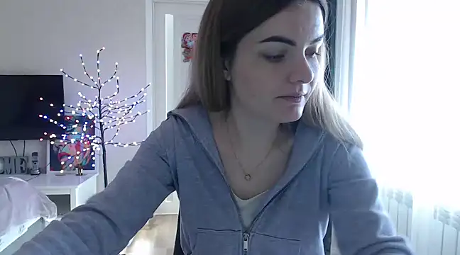 Snapshot of _JustmeHere_ chatting on 01.04.25 JustmeHere online show from 01.04.25