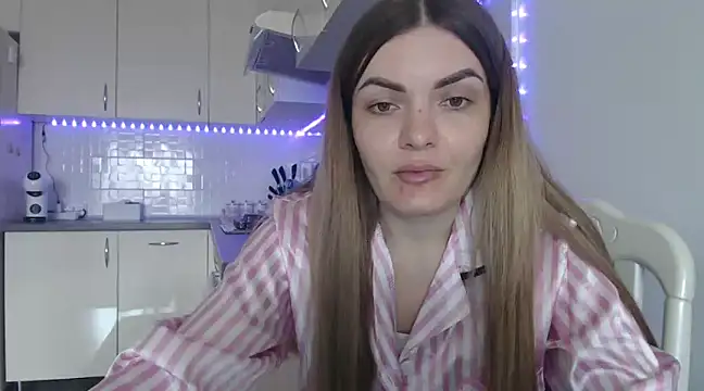 Snapshot of _JustmeHere_ chatting on 03.04.25 JustmeHere online show from 03.04.25