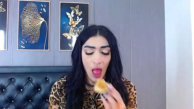 Snapshot of Evelynn_sex_ chatting on 12.11.24 Evelynn sex online show from 12.11.24