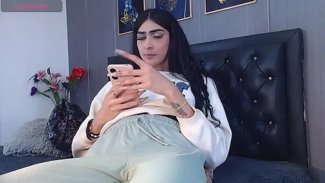 Snapshot of Evelynn_sex_ chatting on 02.10.25 Evelynn sex online show from 02.10.25