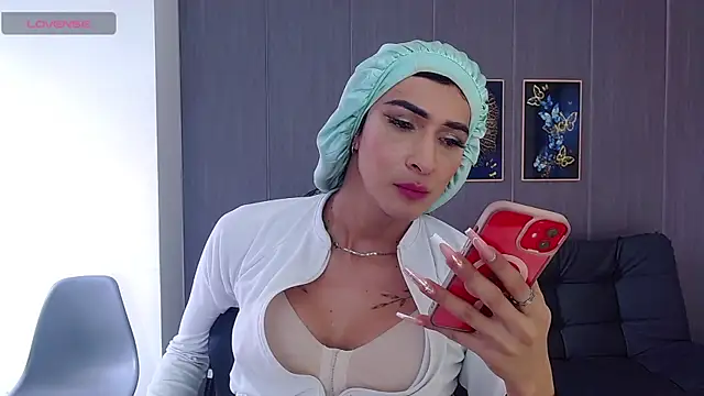 Snapshot of Evelynn_sex_ chatting on 10.17.25 Evelynn sex online show from 10.17.25