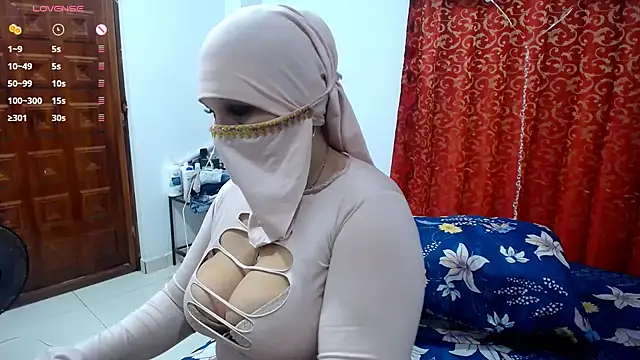 Snapshot of Uzziah_Sabag chatting on 02.11.26 Uzziah Sabag online show from 02.11.26