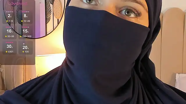 Snapshot of anna-henao chatting on 12.12.24 anna-henao online show from 12.12.24