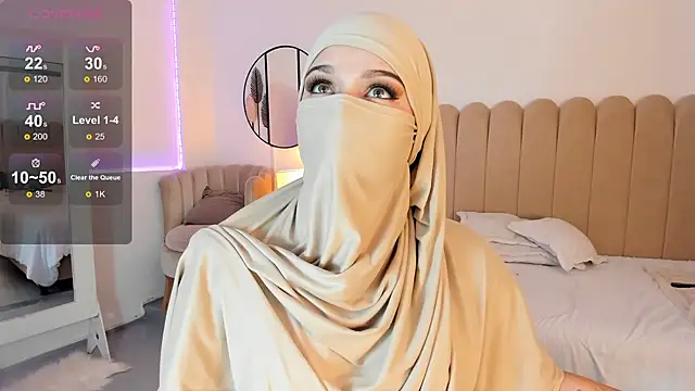 Snapshot of anna-henao chatting on 02.21.25 anna-henao online show from 02.21.25