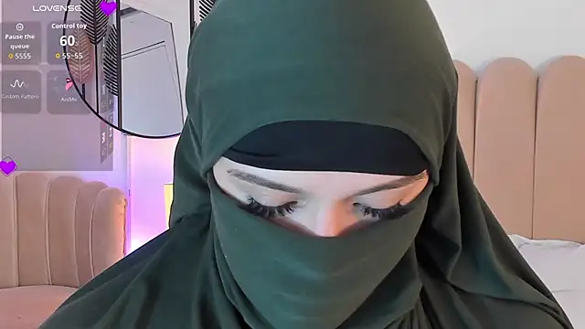 Snapshot of anna-henao chatting on 09.09.25 anna-henao online show from 09.09.25