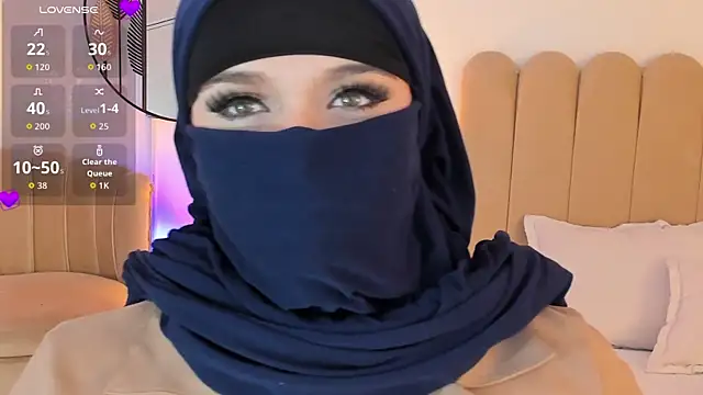 Snapshot of anna-henao chatting on 09.16.25 anna-henao online show from 09.16.25