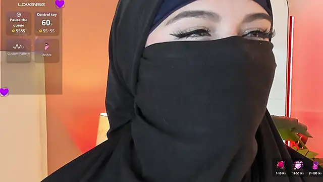 Snapshot of anna-henao chatting on 09.27.25 anna-henao online show from 09.27.25