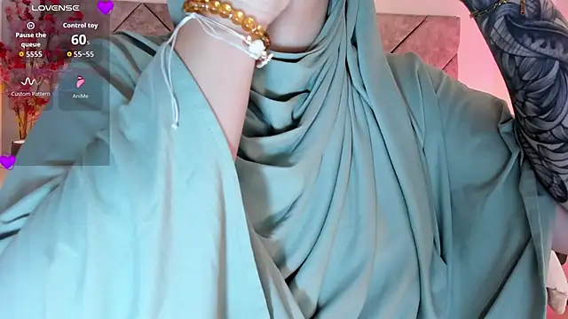 Snapshot of anna-henao chatting on 11.01.25 anna-henao online show from 11.01.25