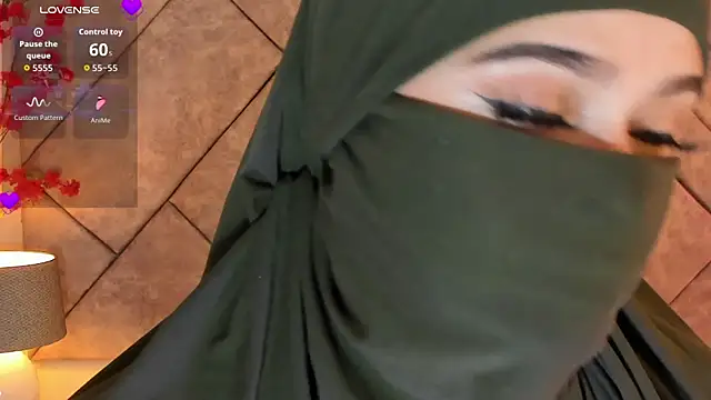 Snapshot of anna-henao chatting on 11.04.25 anna-henao online show from 11.04.25