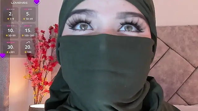 Snapshot of anna-henao chatting on 11.06.25 anna-henao online show from 11.06.25