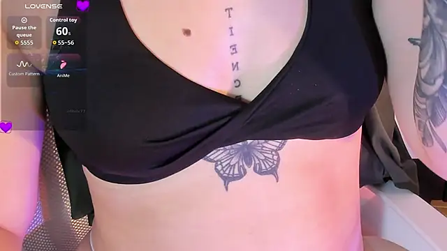 Snapshot of anna-henao chatting on 11.25.25 anna-henao online show from 11.25.25