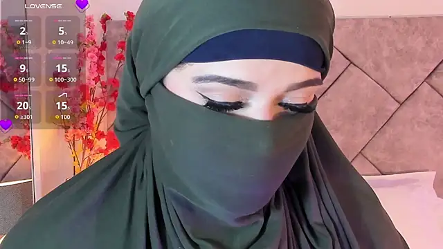 Snapshot of anna-henao chatting on 11.26.25 anna-henao online show from 11.26.25