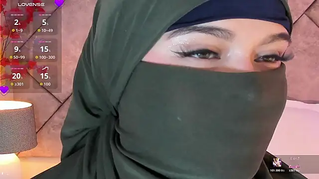 Snapshot of anna-henao chatting on 11.27.25 anna-henao online show from 11.27.25