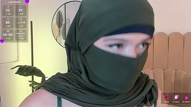 anna-henao online show from 04.13.26