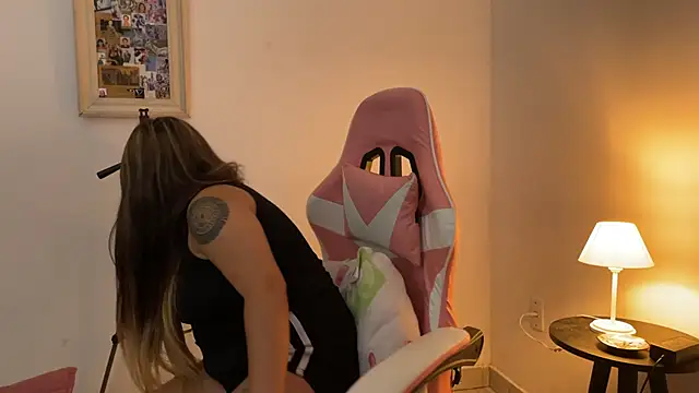 Snapshot of SweetPaige_ chatting on 02.04.26 SweetPaige online show from 02.04.26