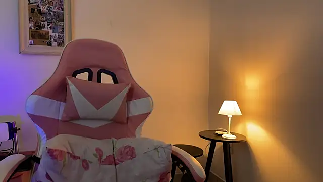 Snapshot of SweetPaige_ chatting on 02.07.26 SweetPaige online show from 02.07.26