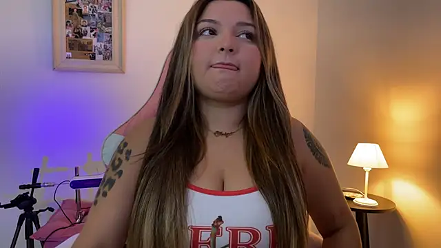 Snapshot of SweetPaige_ chatting on 02.12.26 SweetPaige online show from 02.12.26