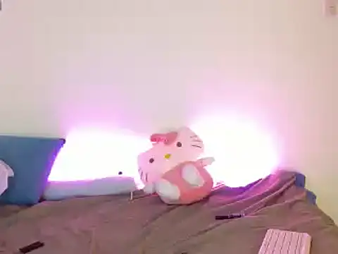 Snapshot of kittycatw chatting on 12.27.24 kittycatw online show from 12.27.24