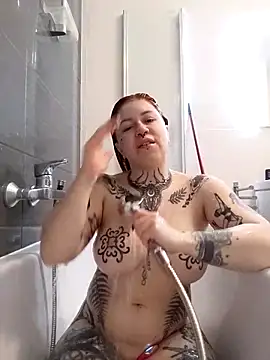 Snapshot of divine_eve chatting on 02.02.26 divine eve online show from 02.02.26