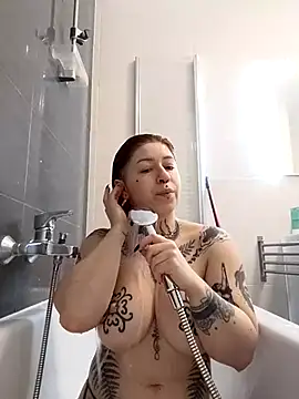 Snapshot of divine_eve chatting on 02.17.26 divine eve online show from 02.17.26