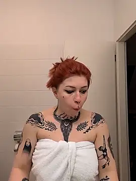 Snapshot of divine_eve chatting on 02.20.26 divine eve online show from 02.20.26