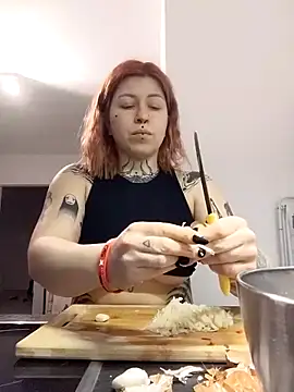 Snapshot of divine_eve chatting on 02.26.26 divine eve online show from 02.26.26