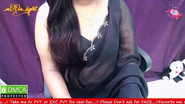 Snapshot of _mOOn_light_ chatting on 12.20.25 mOOn light online show from 12.20.25