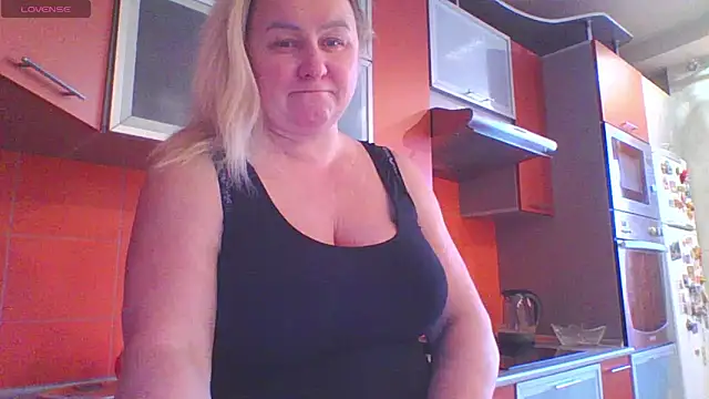 Snapshot of mira_robinsonnn chatting on 02.15.26 mira robinsonnn online show from 02.15.26