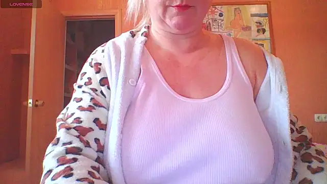 Snapshot of mira_robinsonnn chatting on 02.20.26 mira robinsonnn online show from 02.20.26