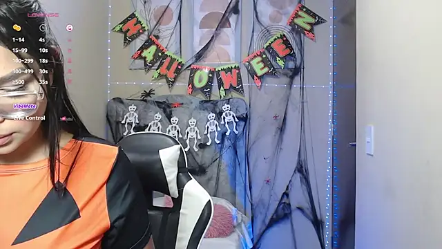 lindsay sweet2 online show from 10.26.25