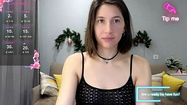Snapshot of marrycolins chatting on 01.08.25 marrycolins online show from 01.08.25