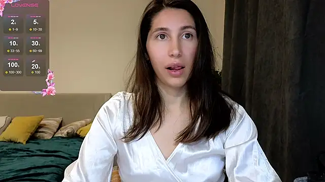 Snapshot of marrycolins chatting on 10.15.25 marrycolins online show from 10.15.25