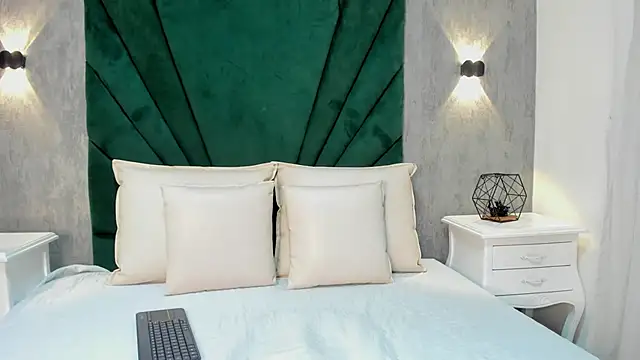 Annie Watson  online show from 12.24.24