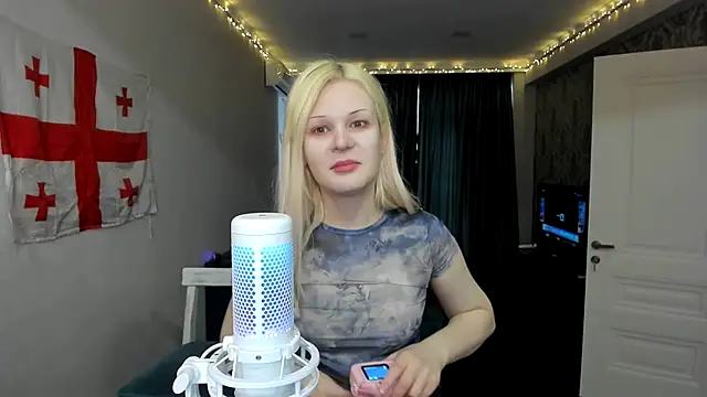 Snapshot of sashakiss99 chatting on 02.24.25 sashakiss99 online show from 02.24.25