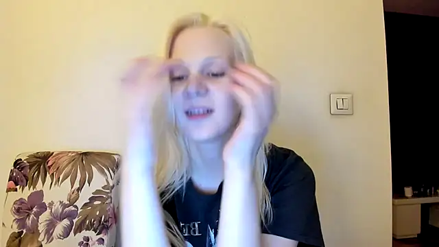 sashakiss99 online show from 12.17.25