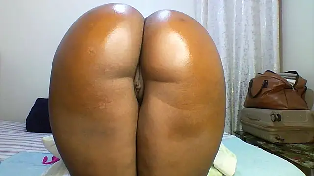 Petitiebooty online show from 01.08.26