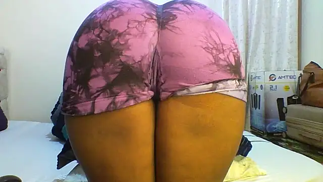 Petitiebooty online show from 02.17.26