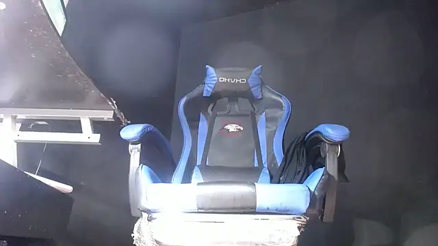 Snapshot of DickMasterfindom chatting on 06.06.26 DickMasterfindom online show from 06.06.26