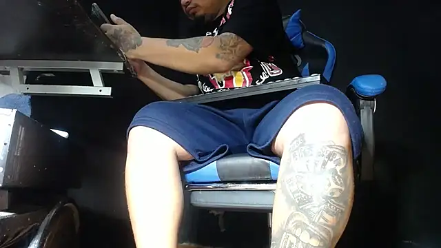Snapshot of DickMasterfindom chatting on 06.09.26 DickMasterfindom online show from 06.09.26