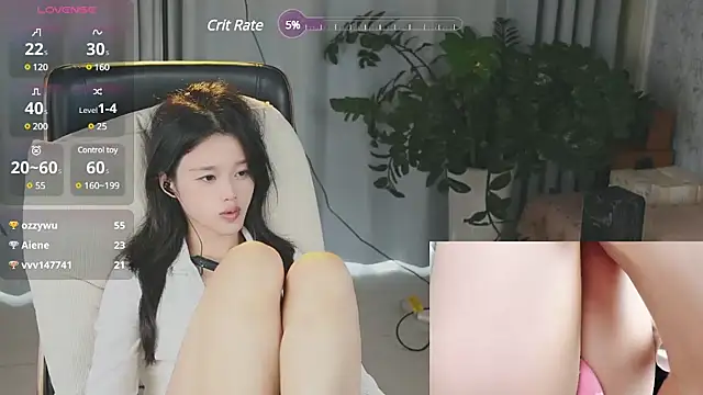 Snapshot of _YouY_ chatting on 03.02.25 YouY online show from 03.02.25